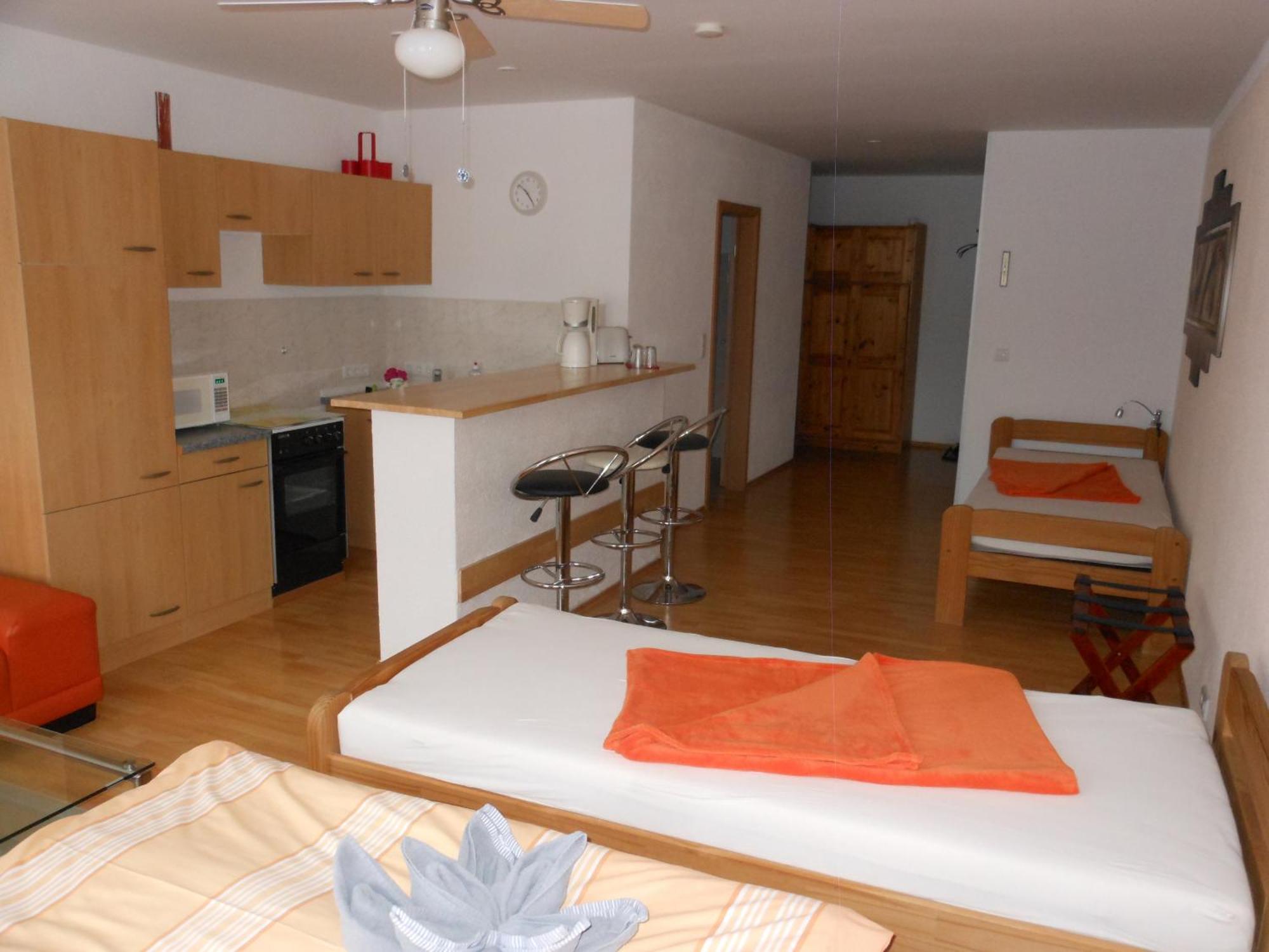Pension Am Werder Bernburg Room photo
